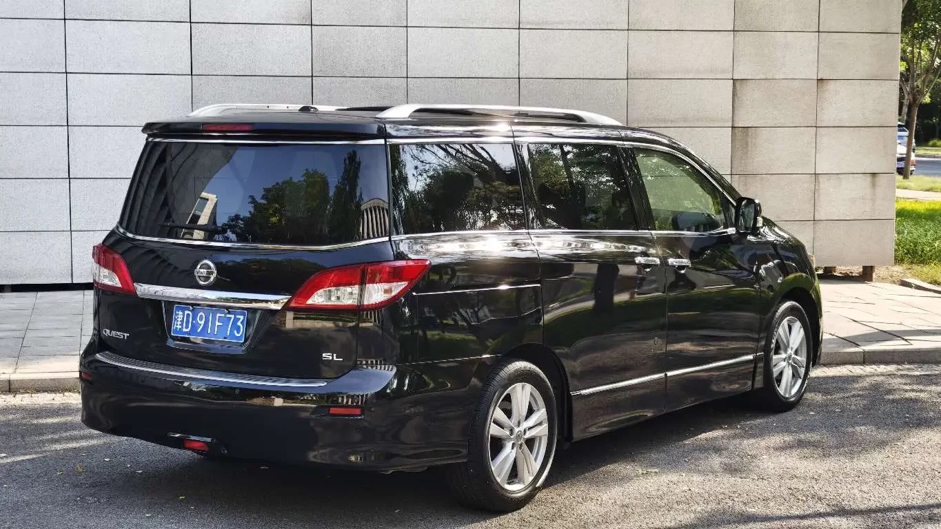 Nissan nobleman