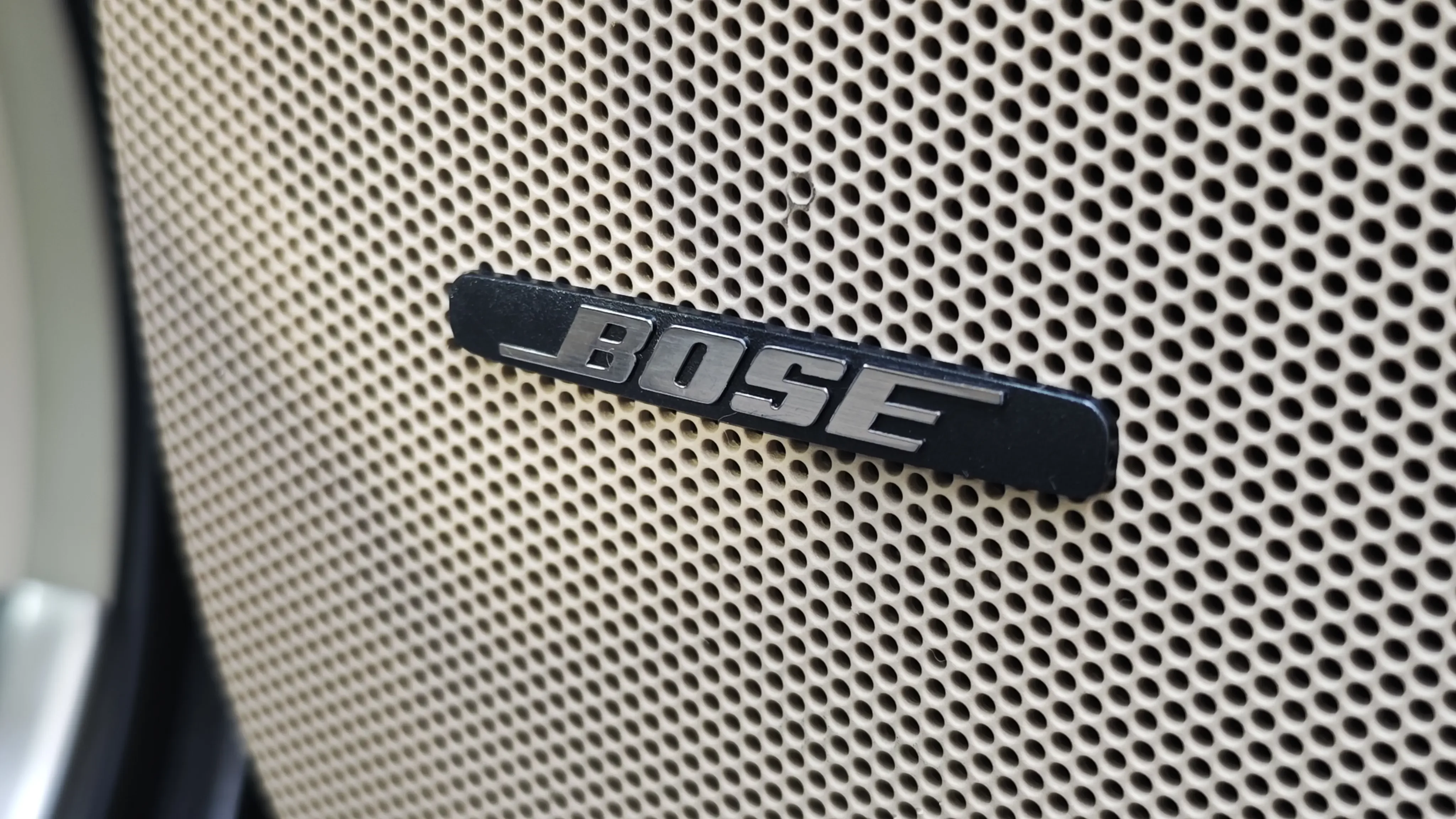 Nissan nobleman