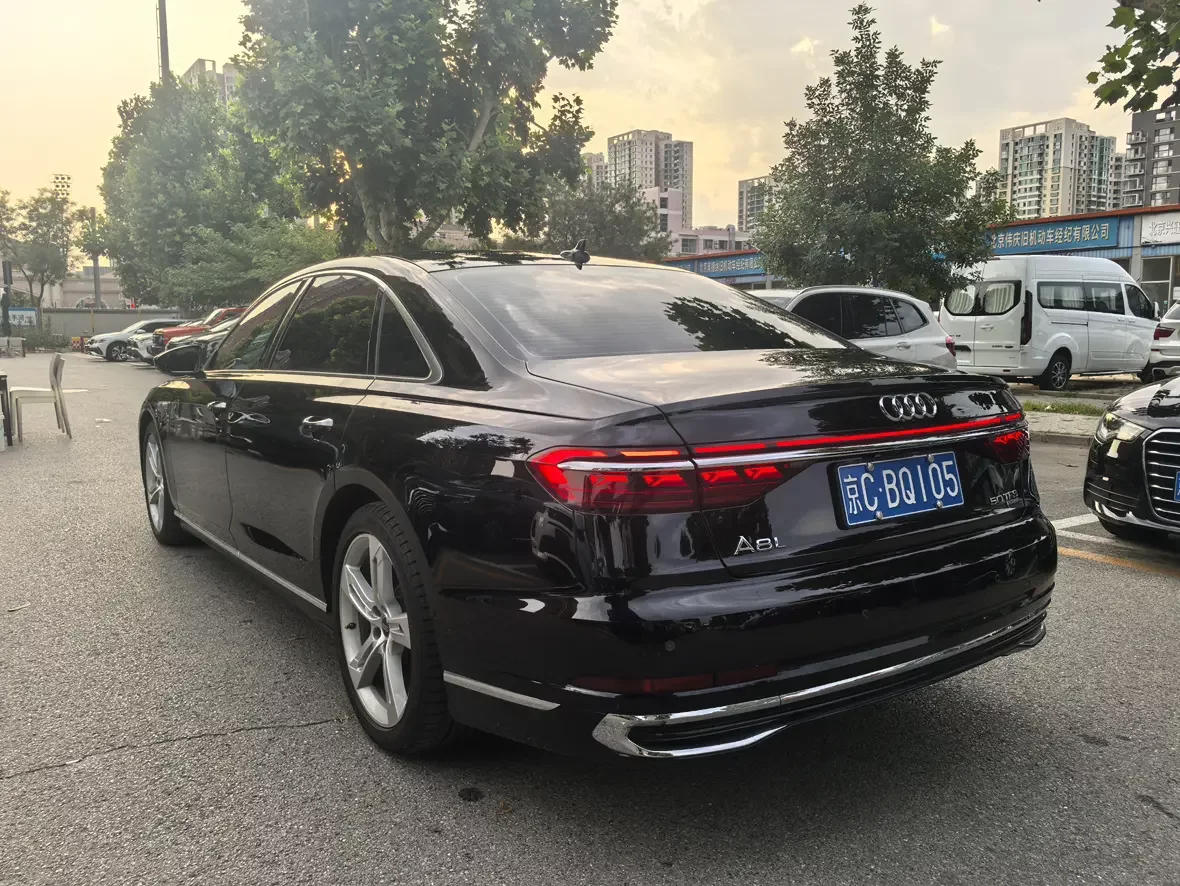 Audi A8