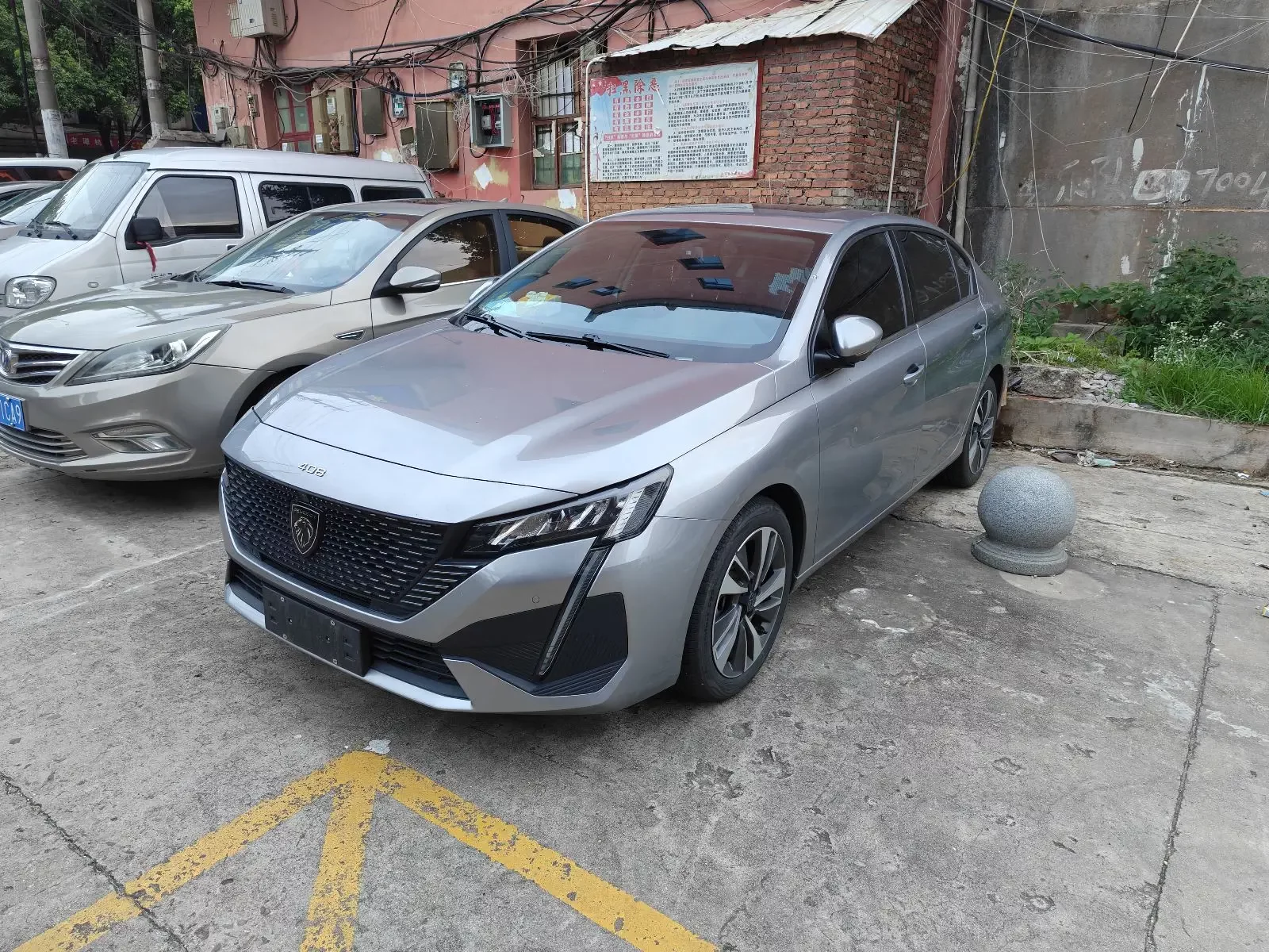 Peugeot 408  из Китая