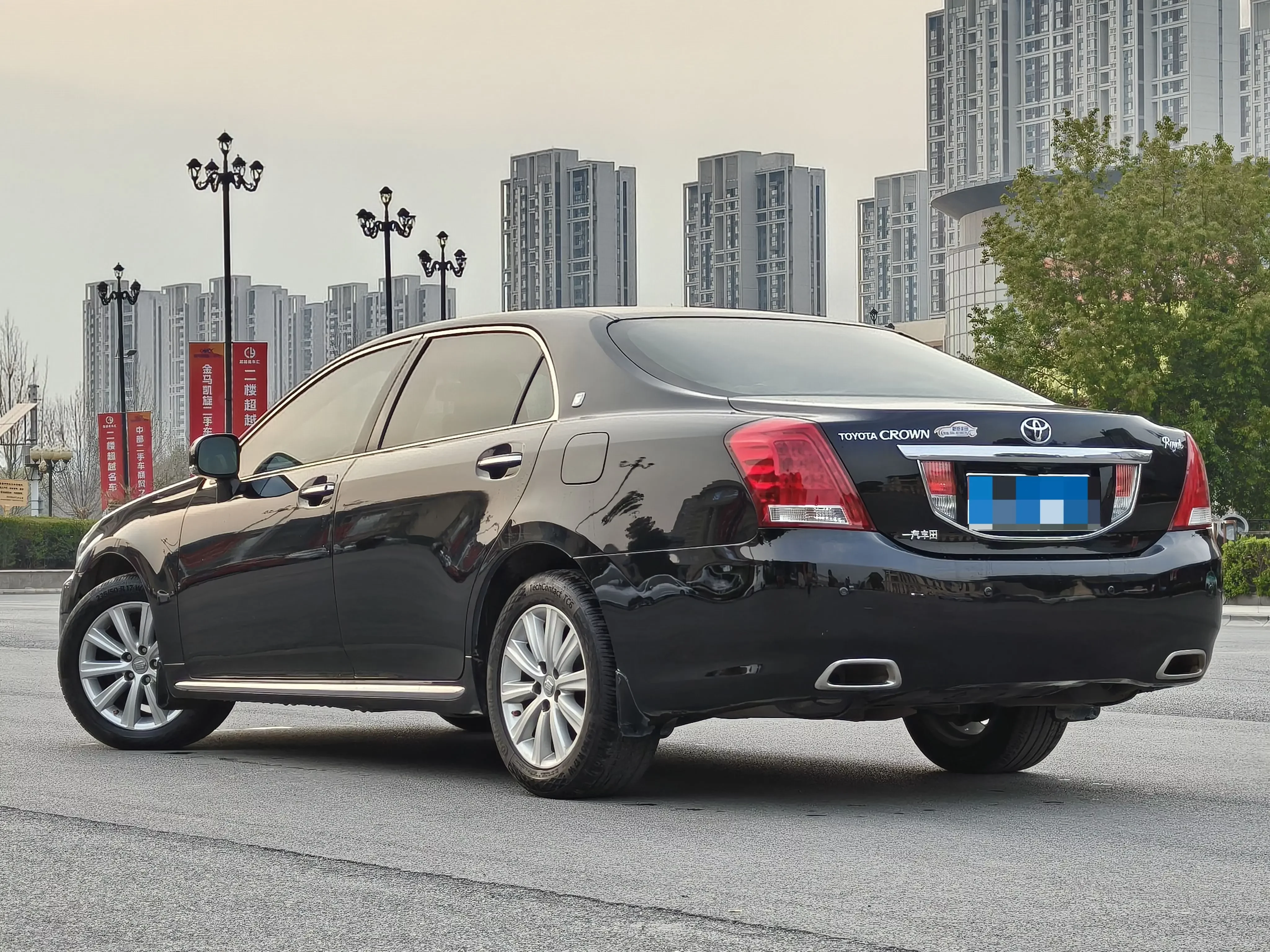 Toyota crown