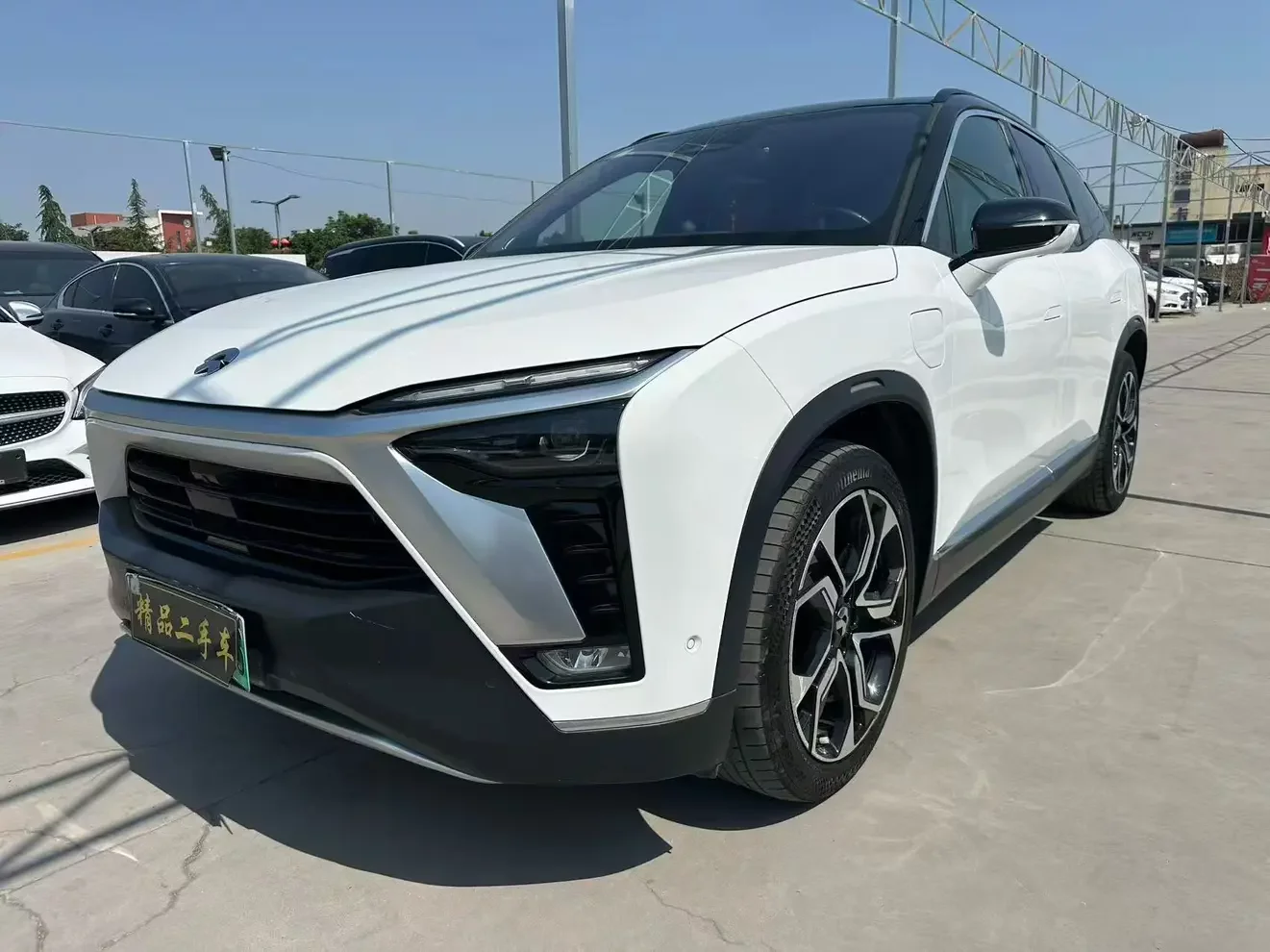 NIO ES8