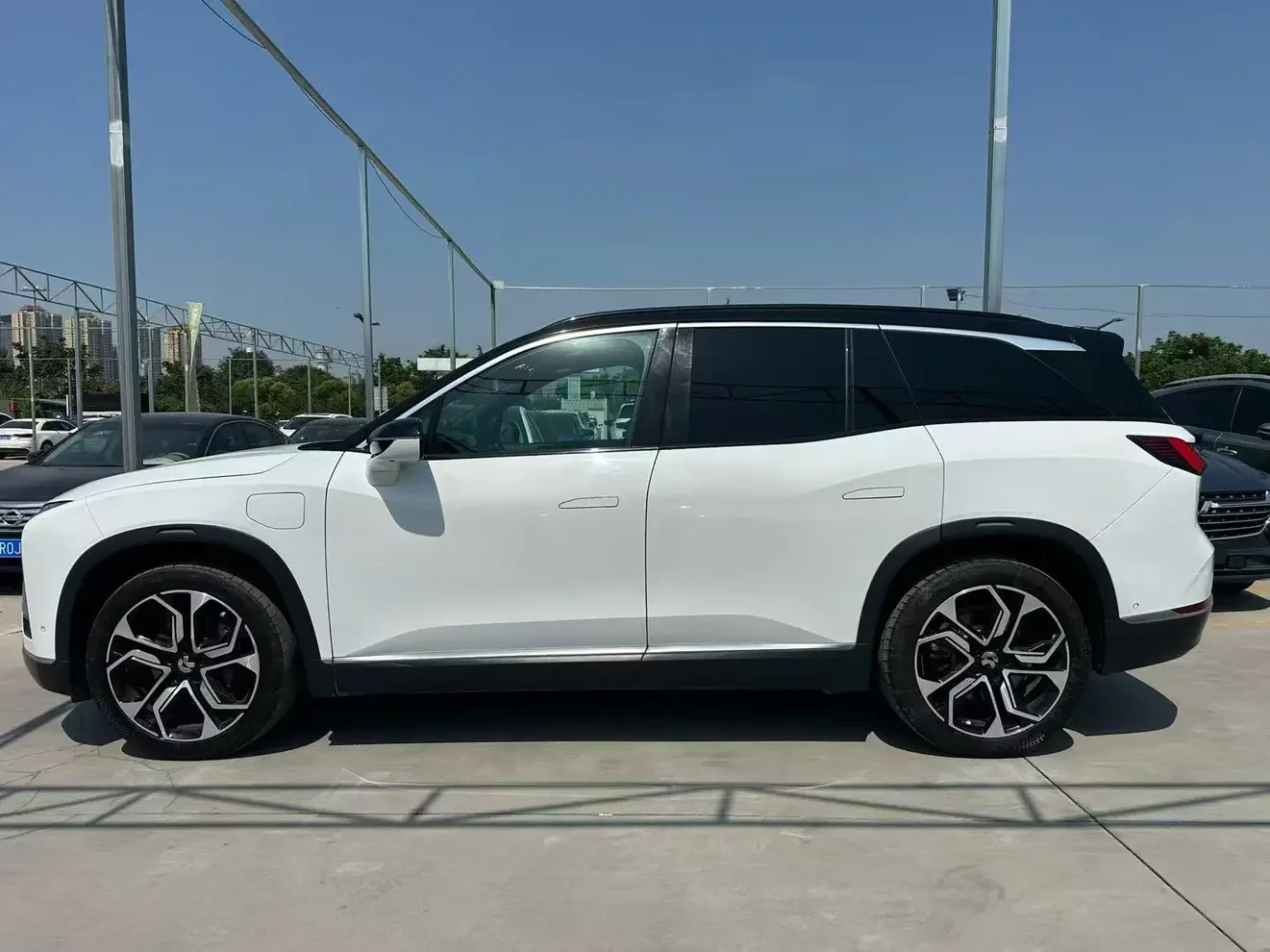 NIO ES8