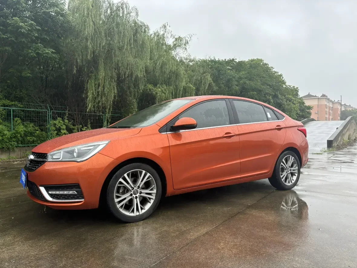 Chery Arrizo 5