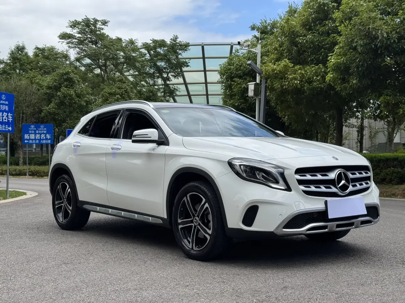 Mercedes-Benz GLA