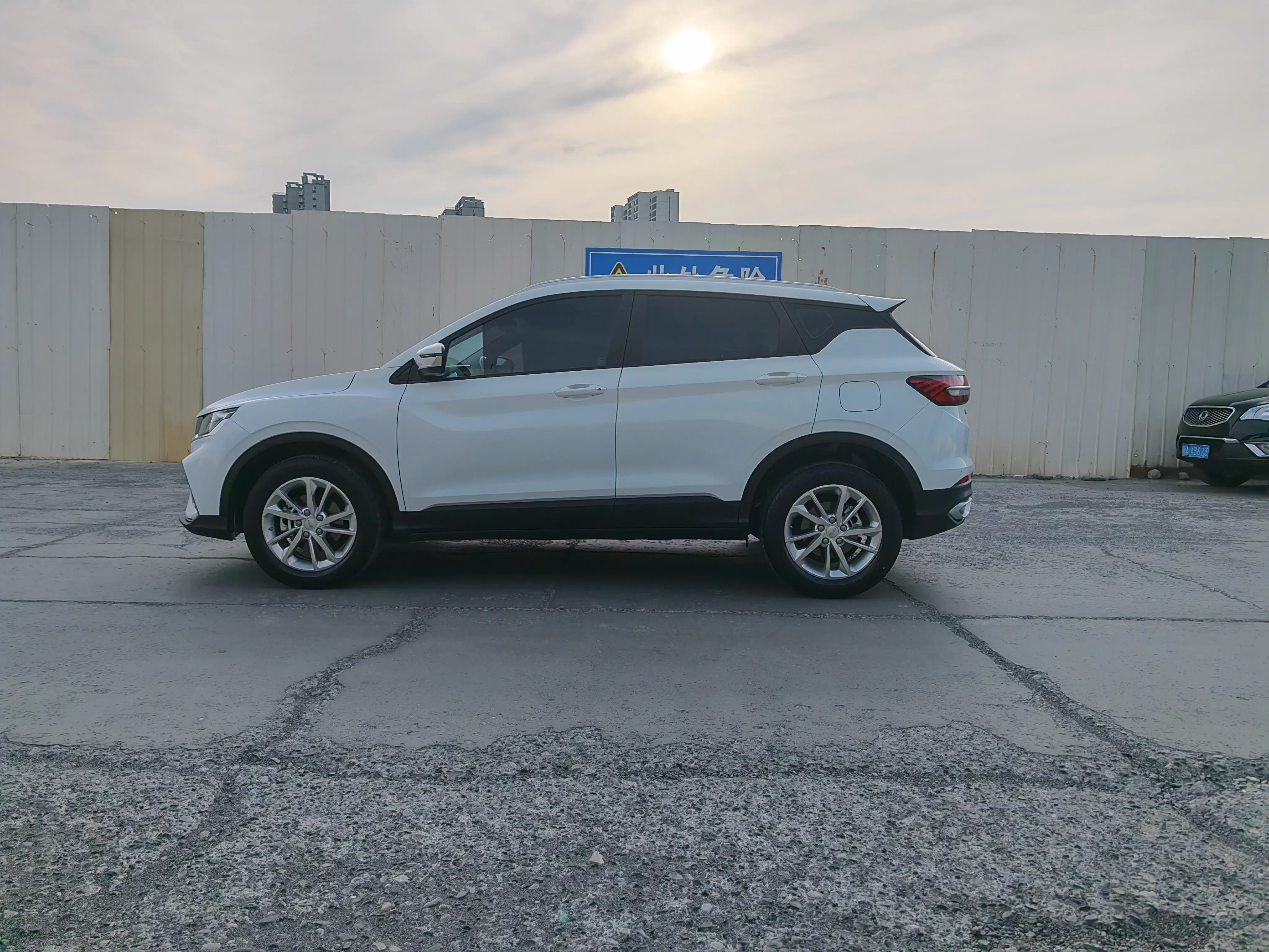 Geely Coolray SX11