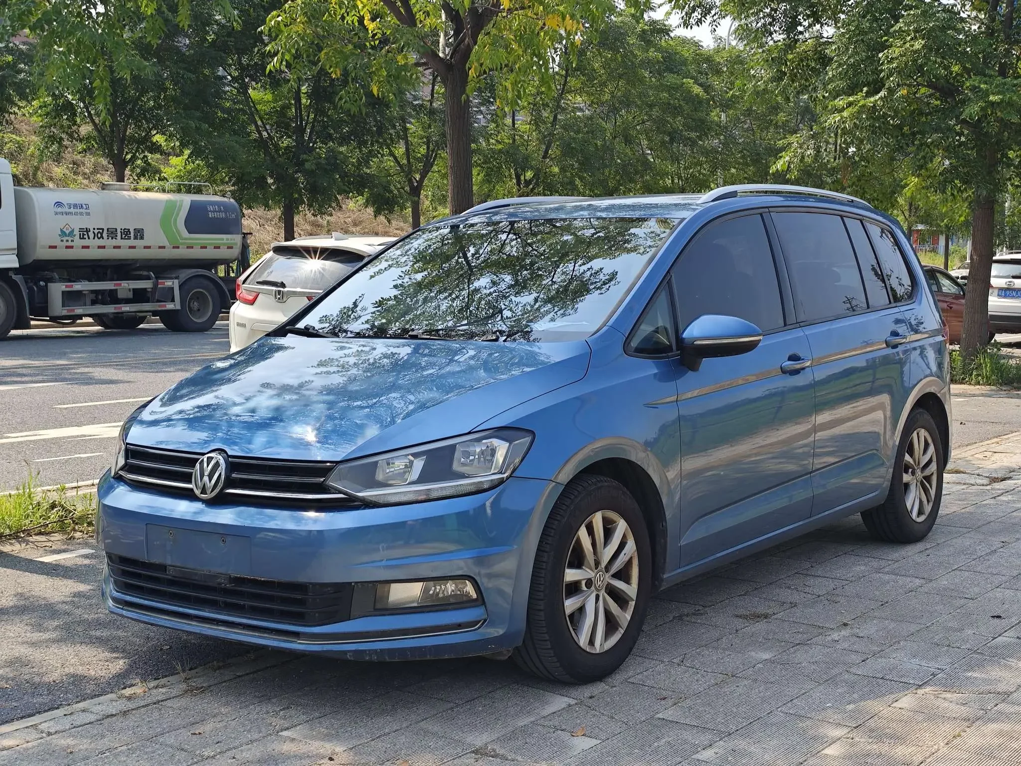 Volkswagen Touran L  из Китая