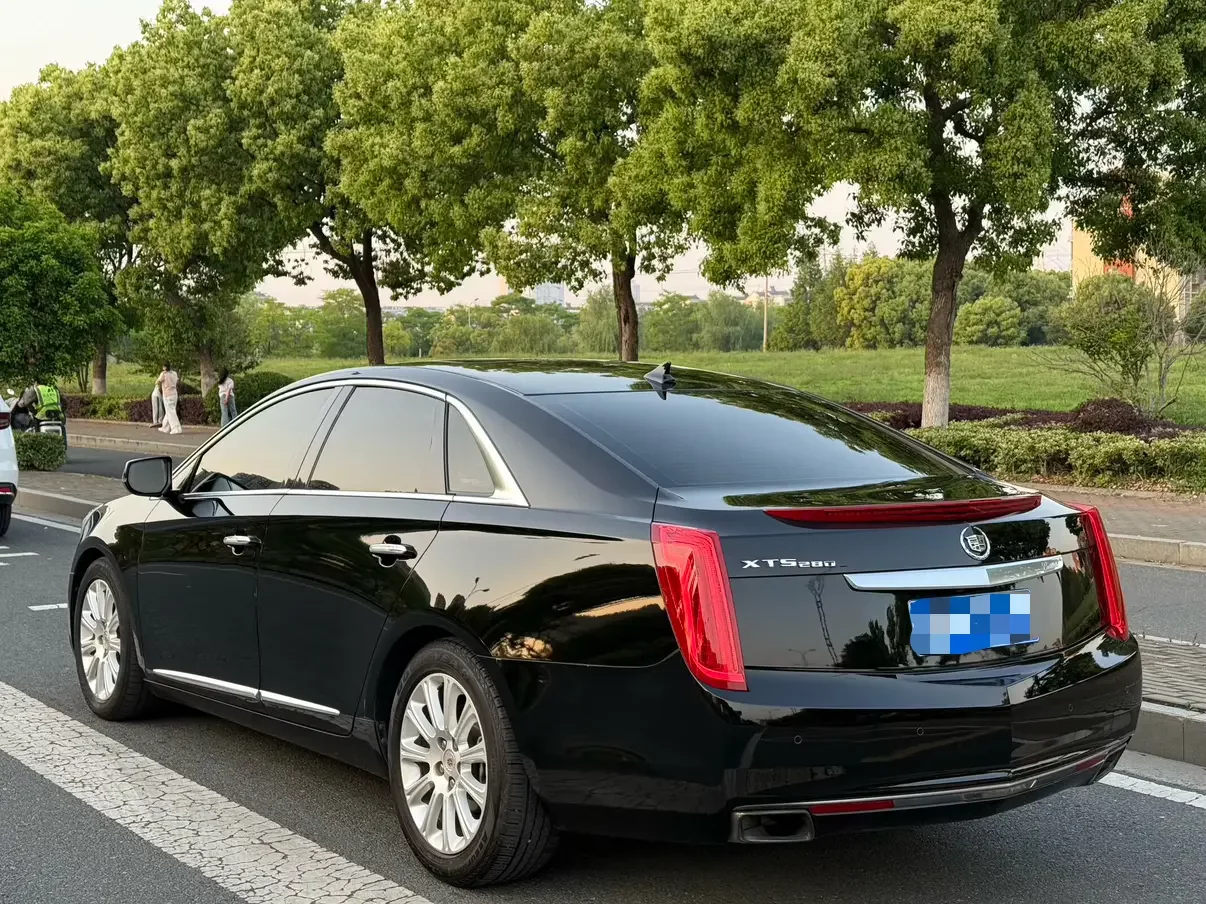 Cadillac XTS