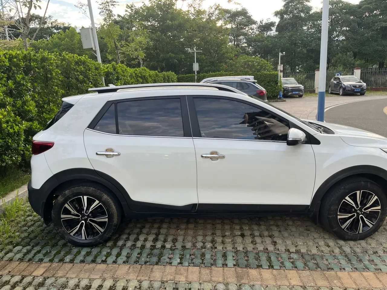 Kia KX1