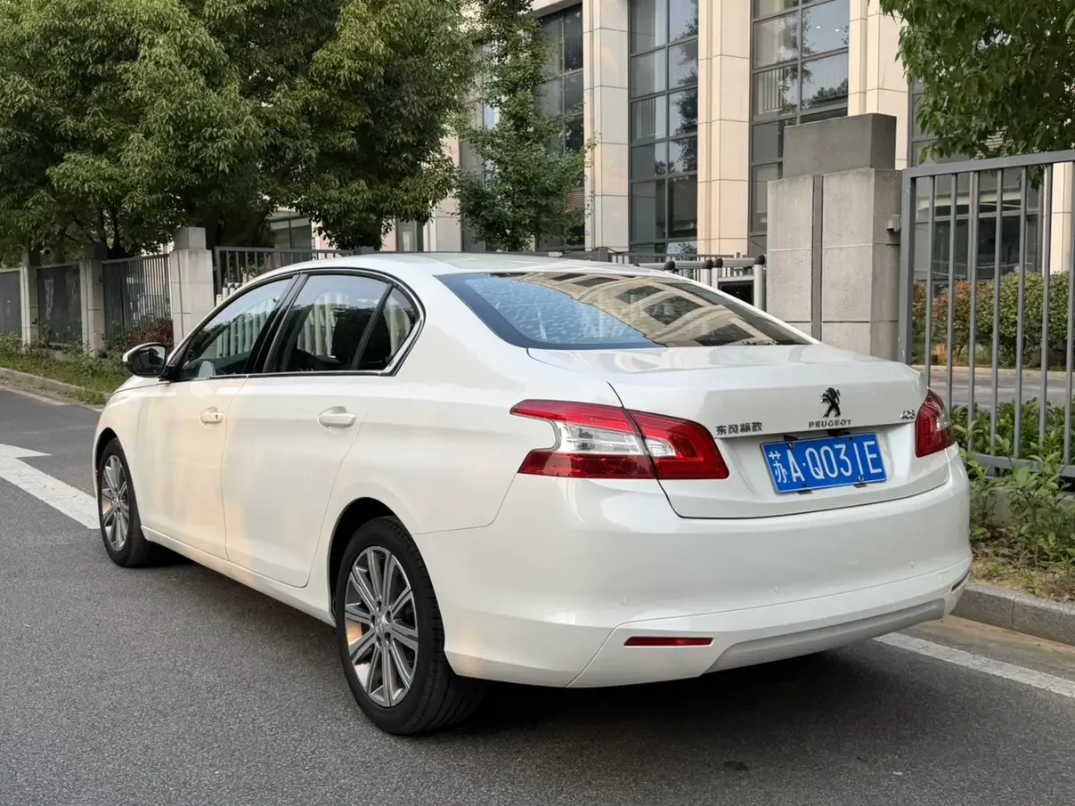 Peugeot 408