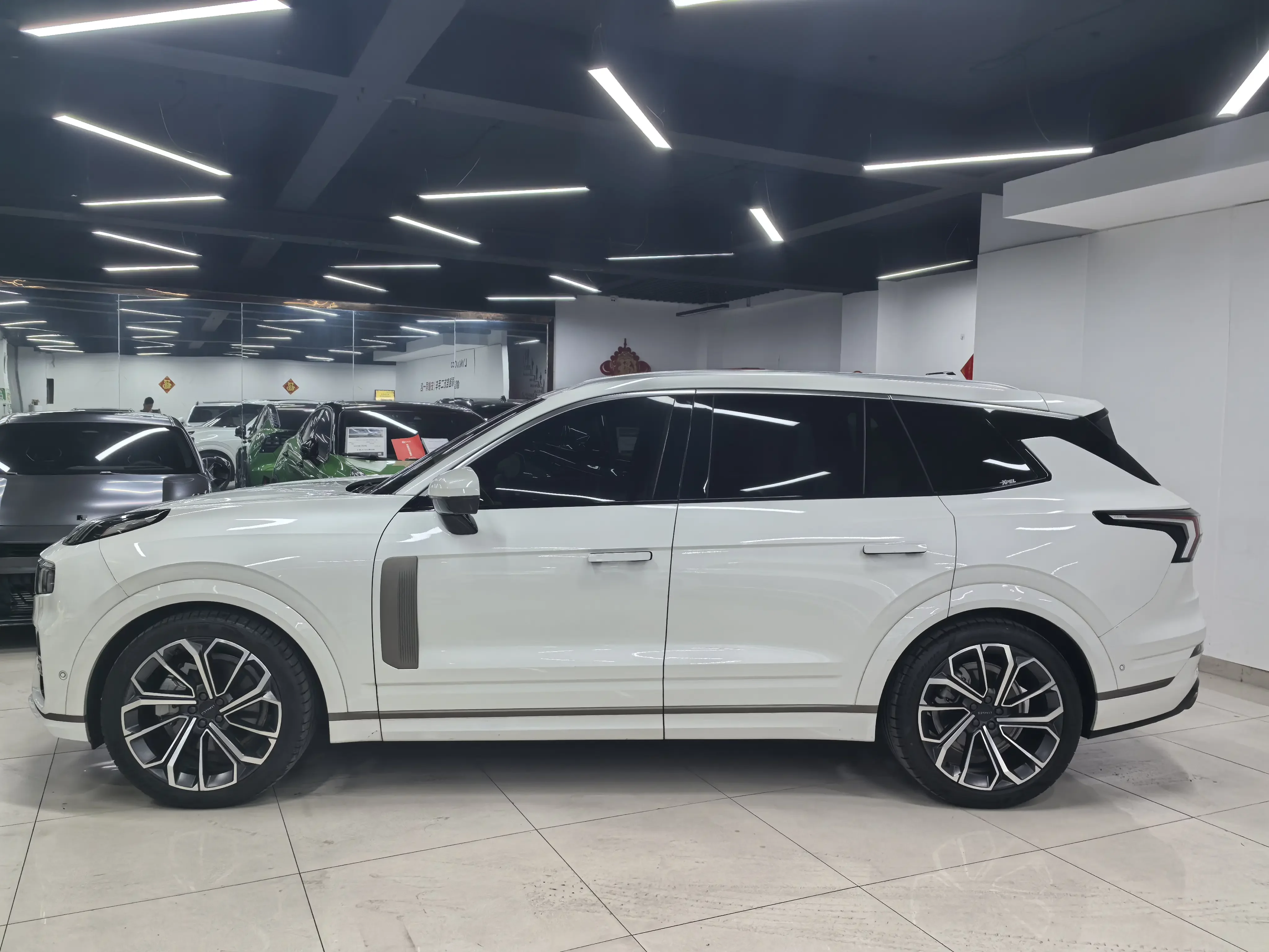 Lynk & Co 09