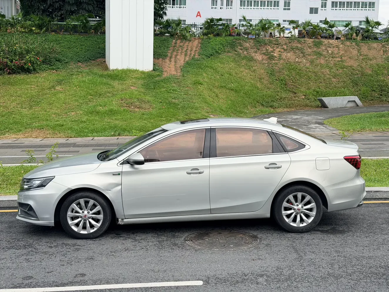 Roewe ei6