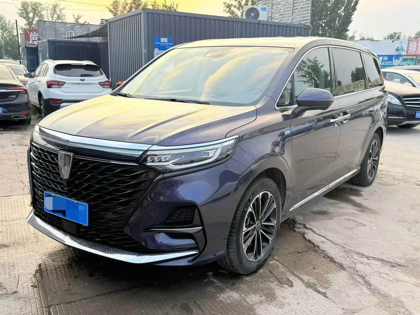 Roewe iMAX8