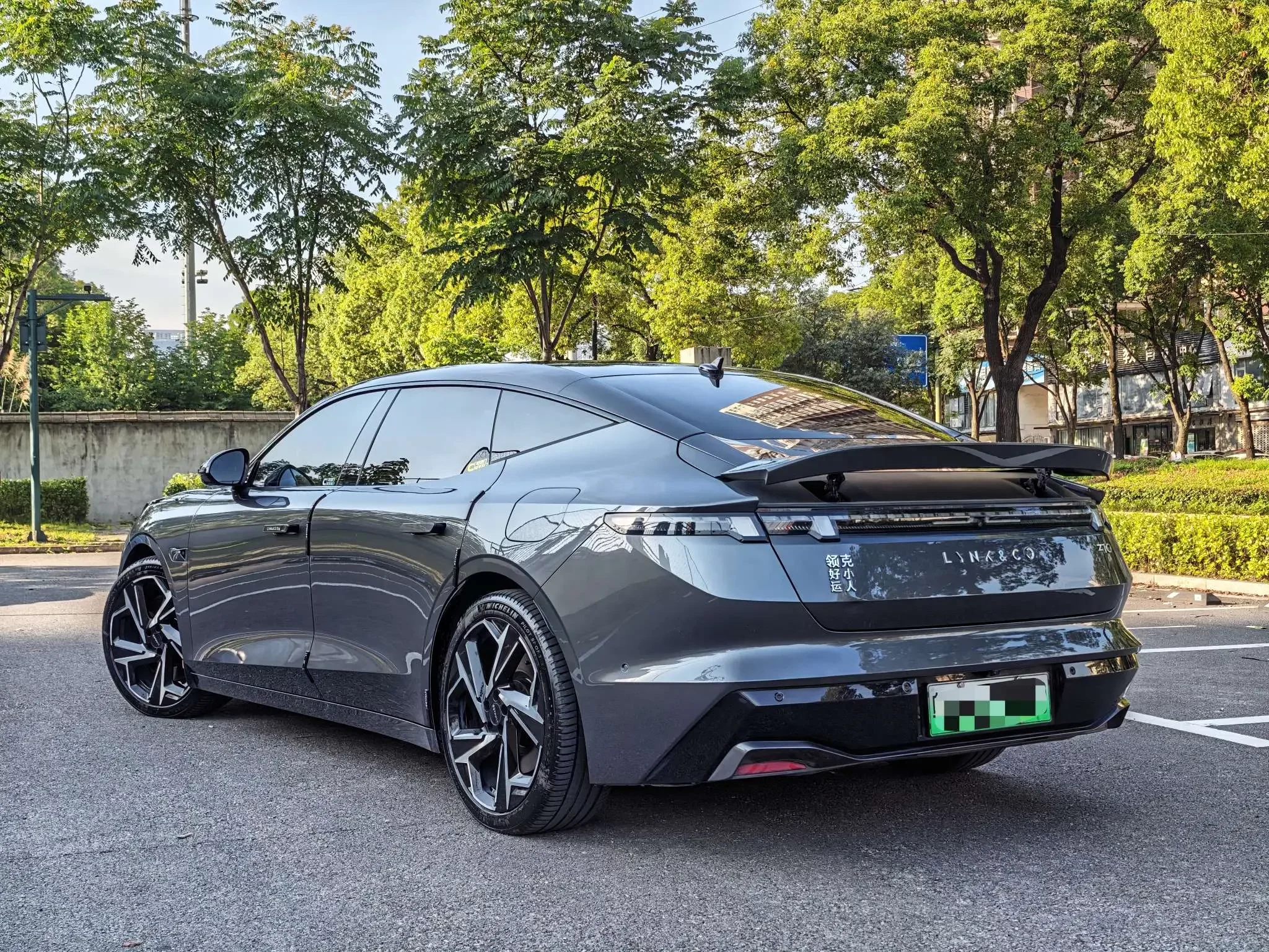 Lynk & Co Z10