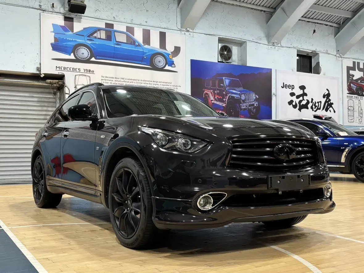 Infiniti QX70  из Китая