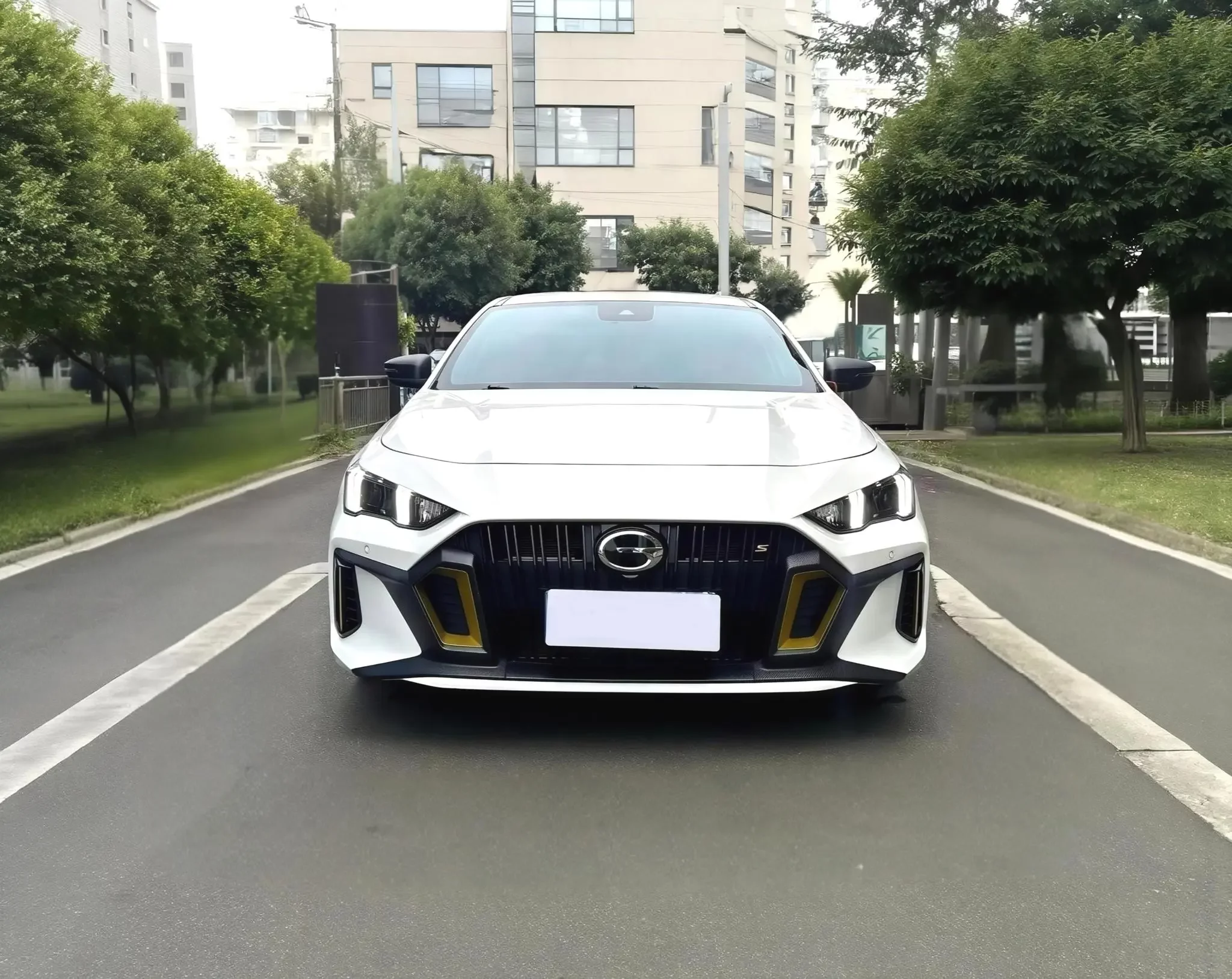 GAC Trumpchi Empow  из Китая