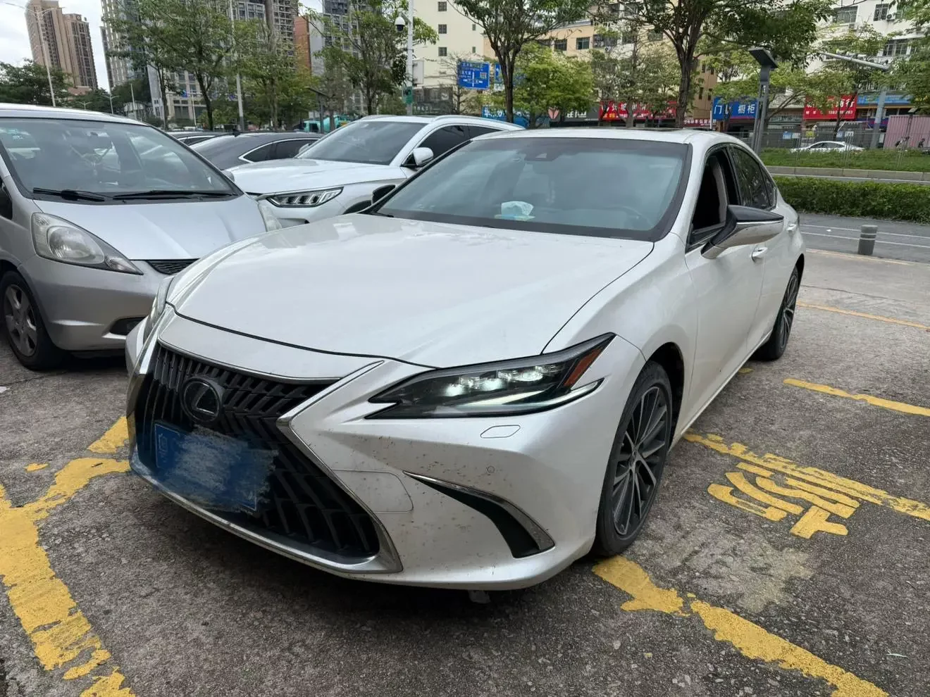 Lexus ES