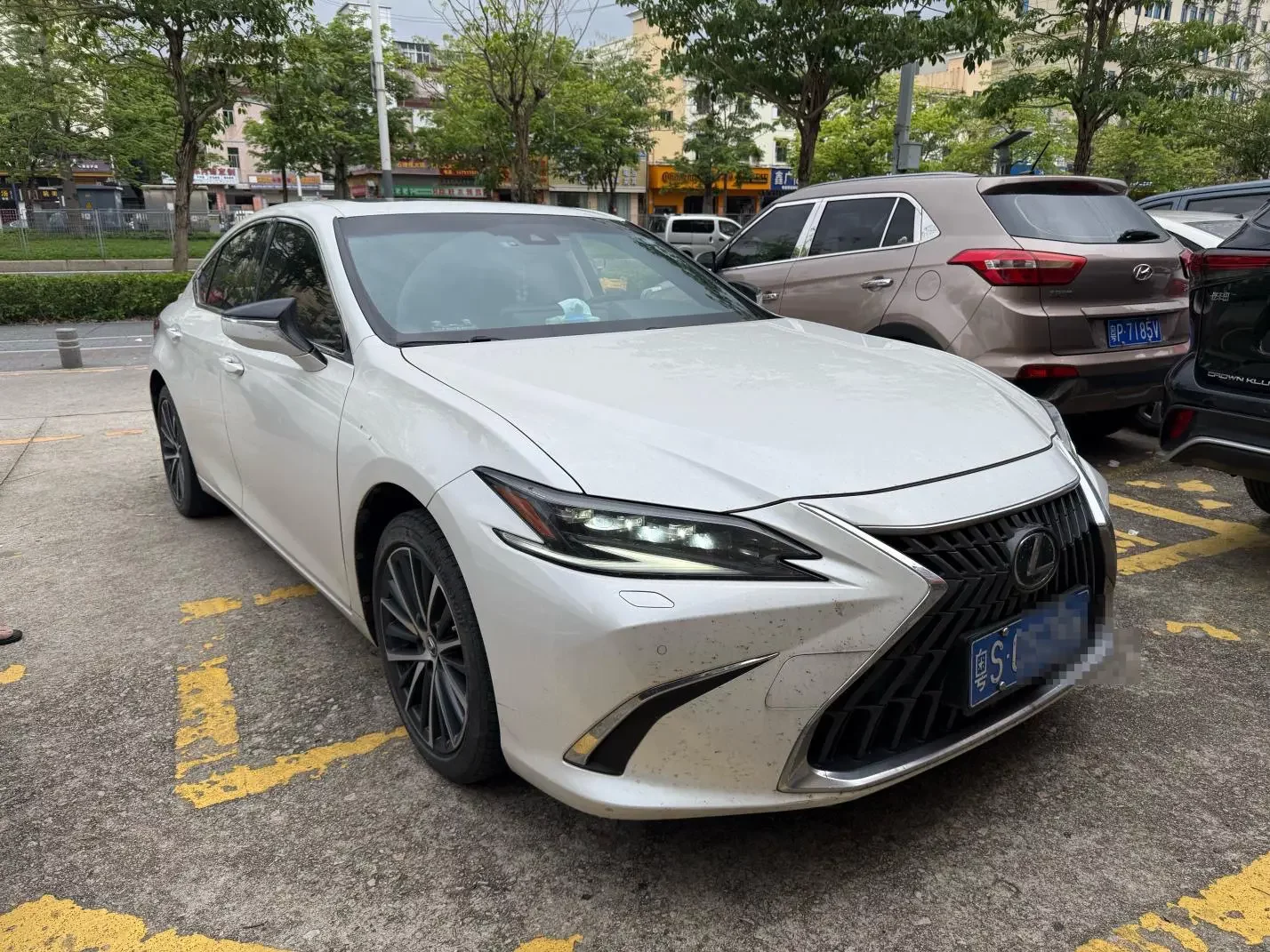 Lexus ES