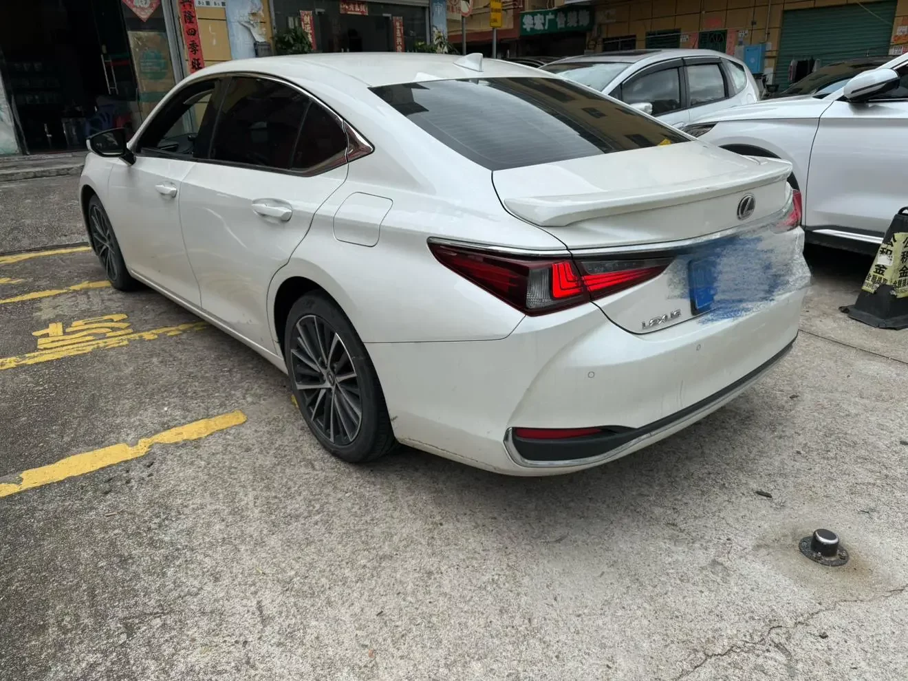 Lexus ES