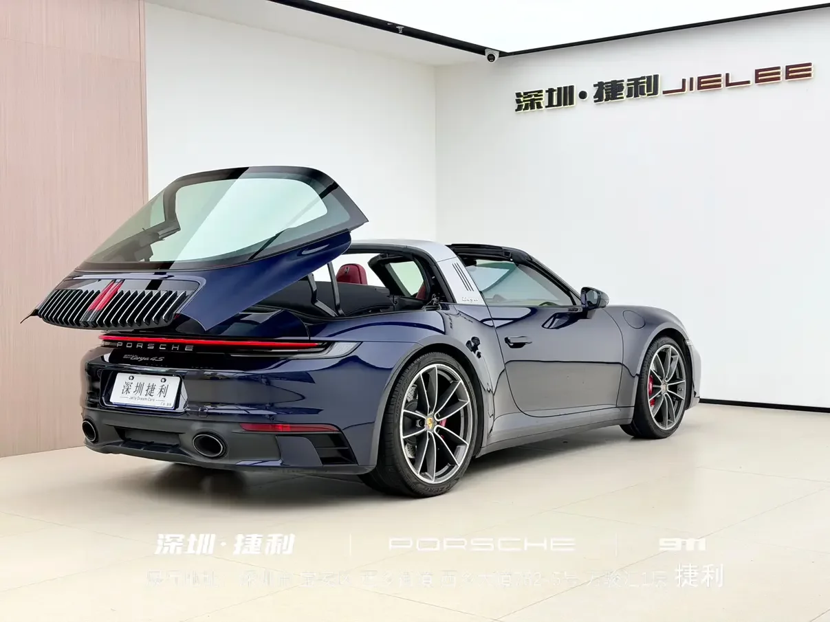 Porsche 911