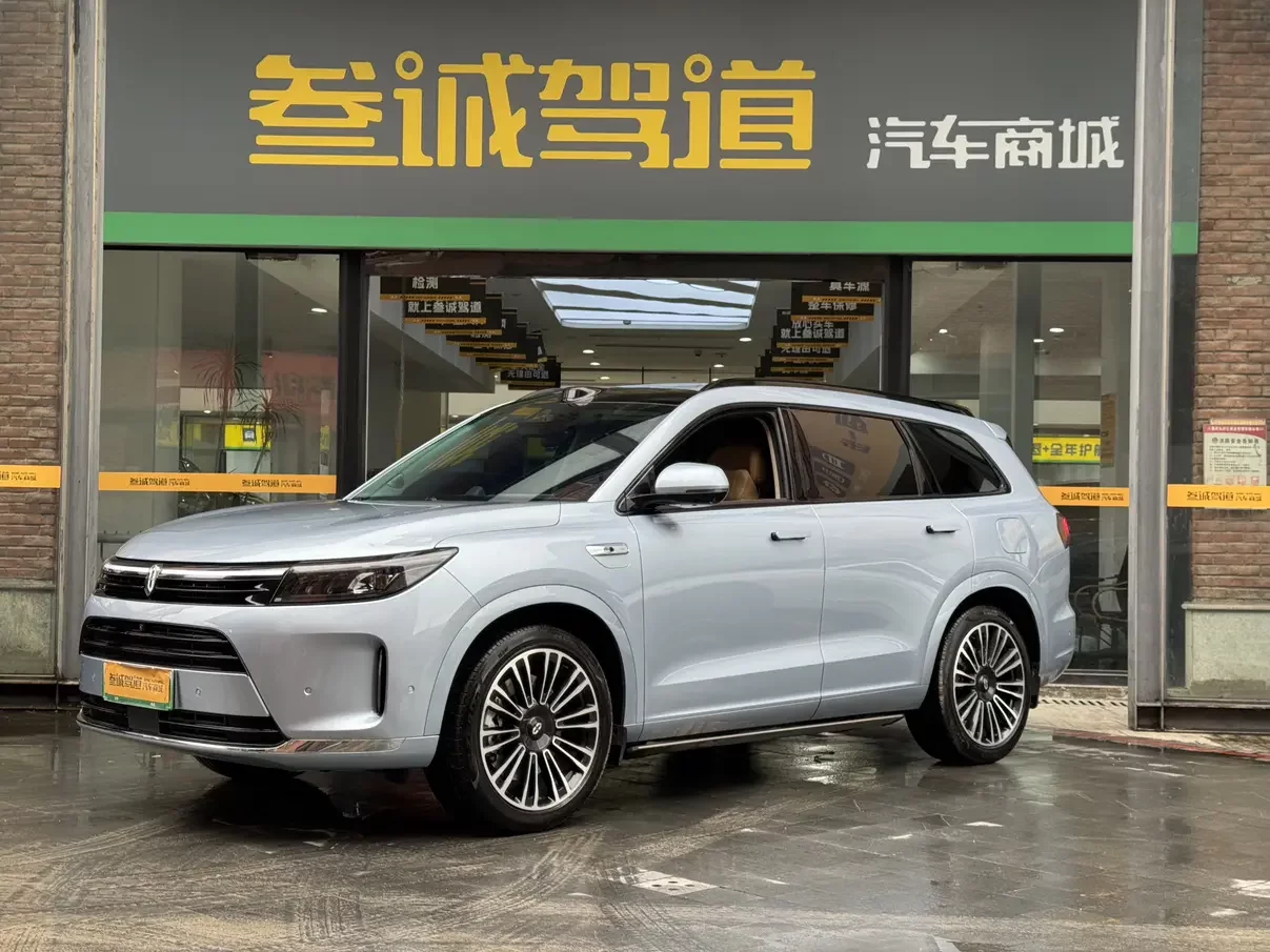 AITO M7