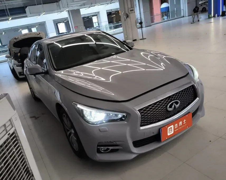 Infiniti Q50L