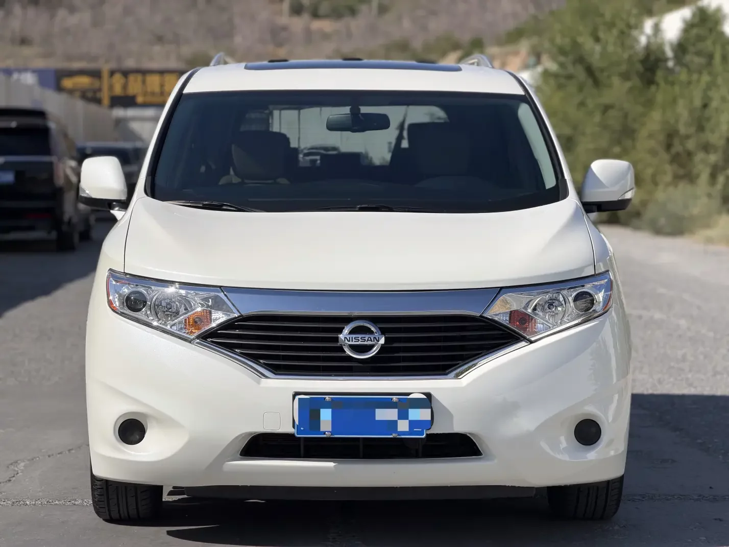 Nissan nobleman