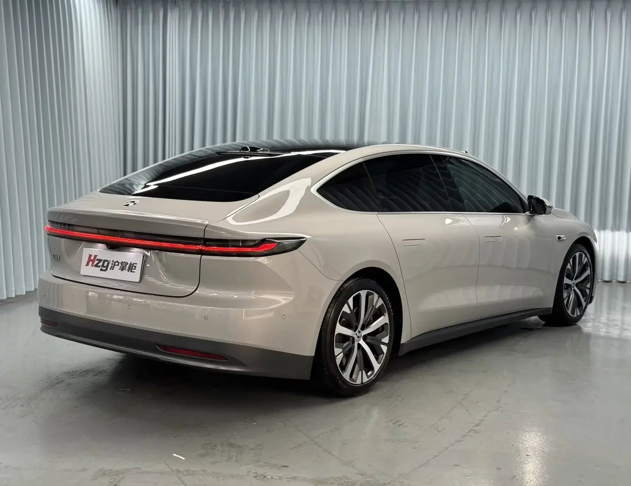 NIO ET7