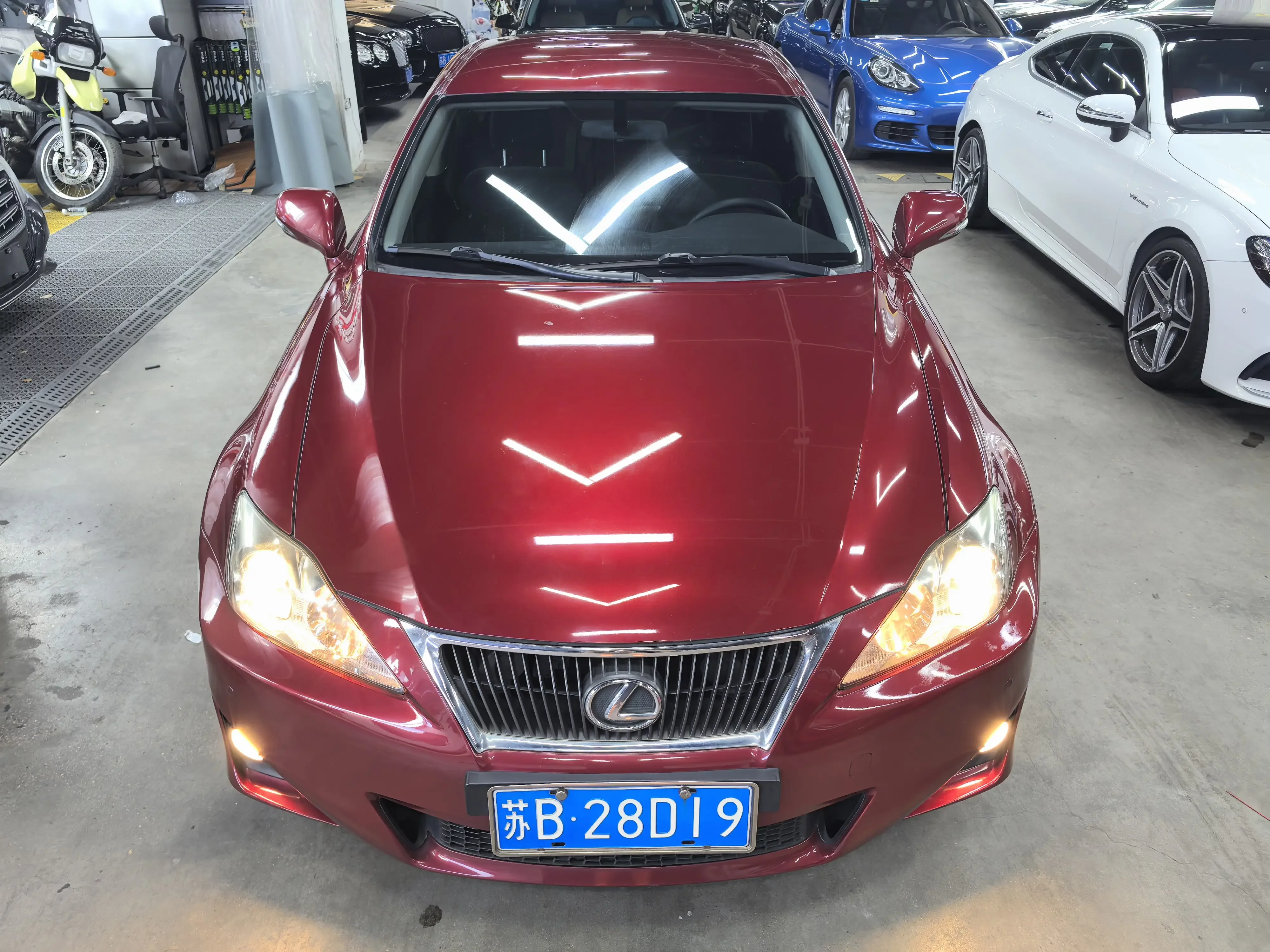 Lexus IS  из Китая