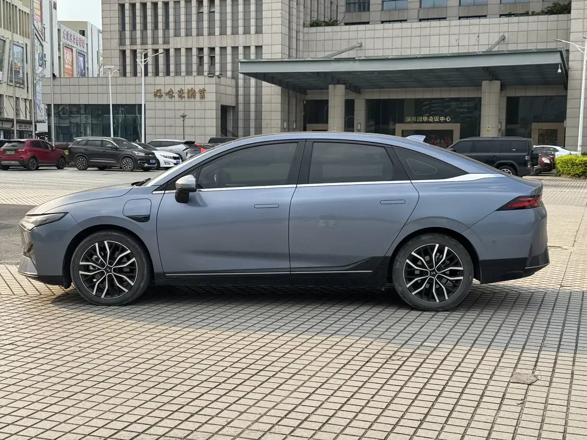 Xpeng P5