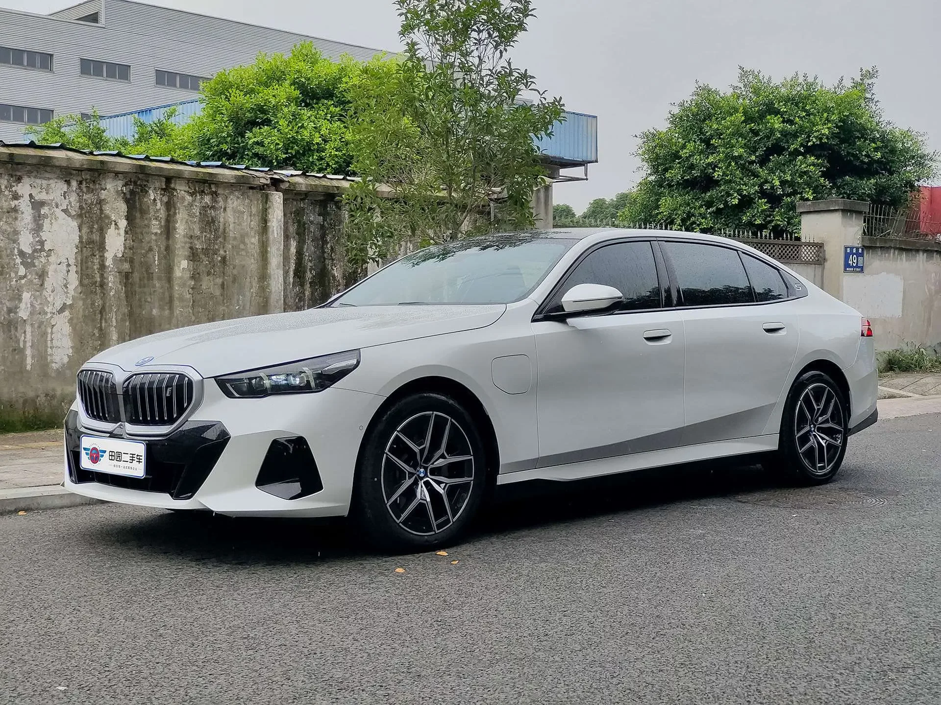 BMW i5