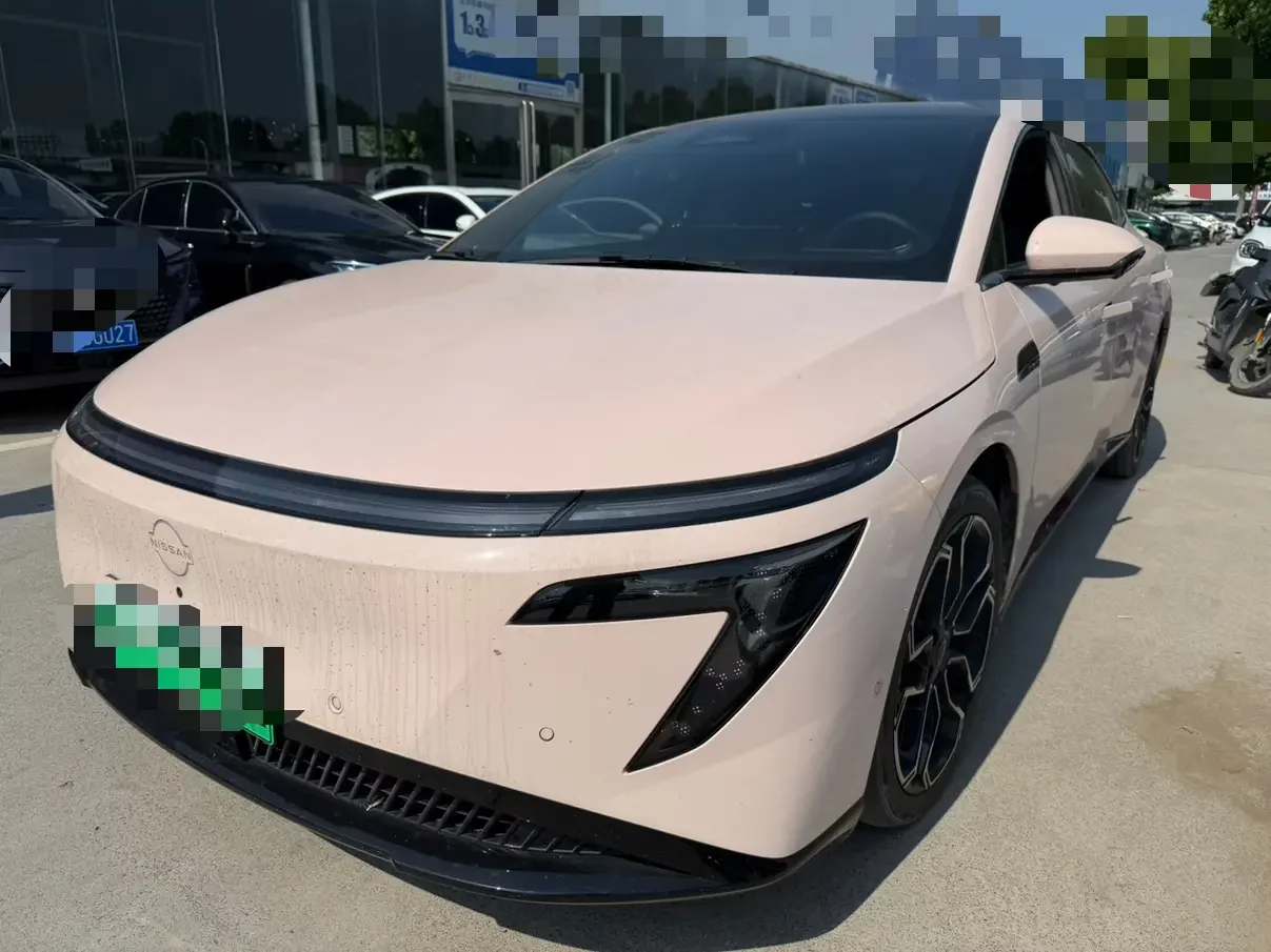 Nissan N7  из Китая