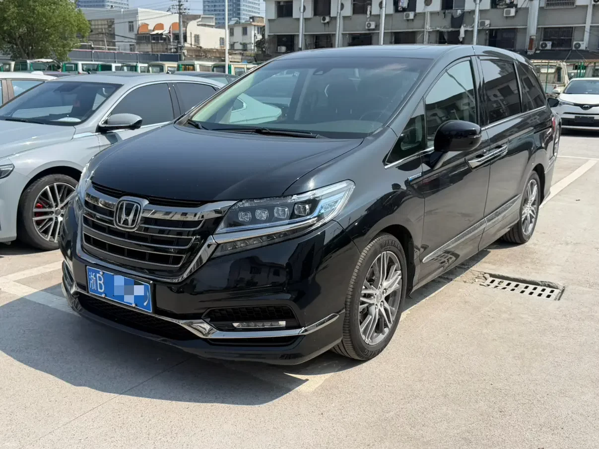 Honda Elysion (Alison)  из Китая