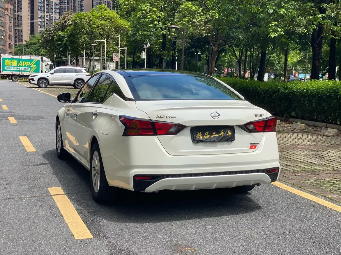 Nissan Altima