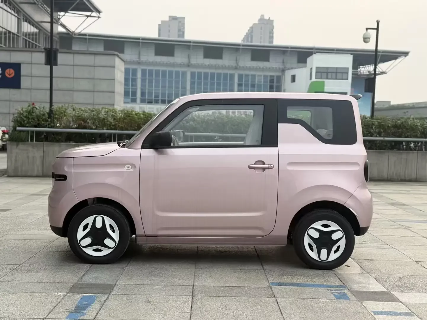 Geely panda
