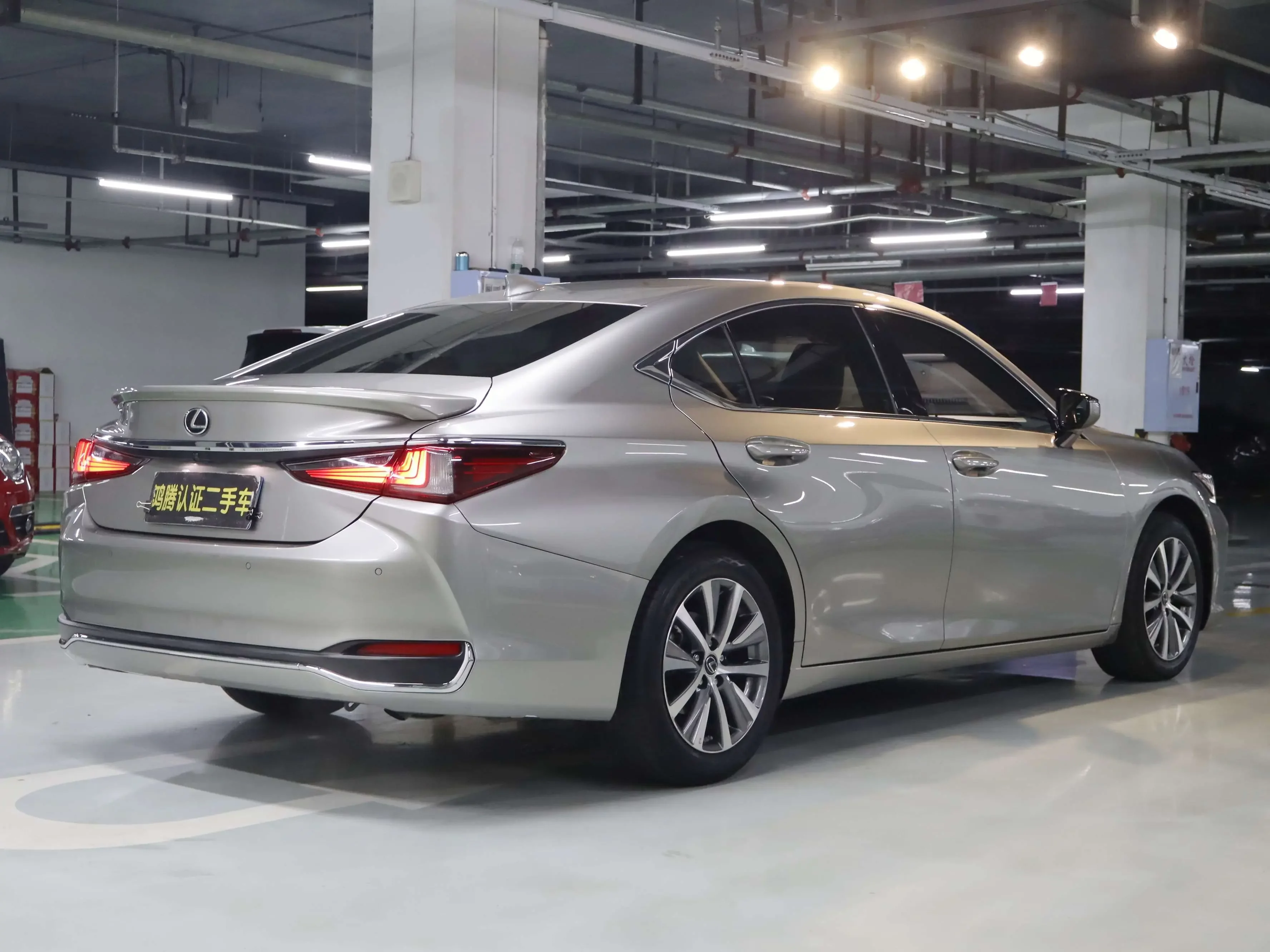 Lexus ES