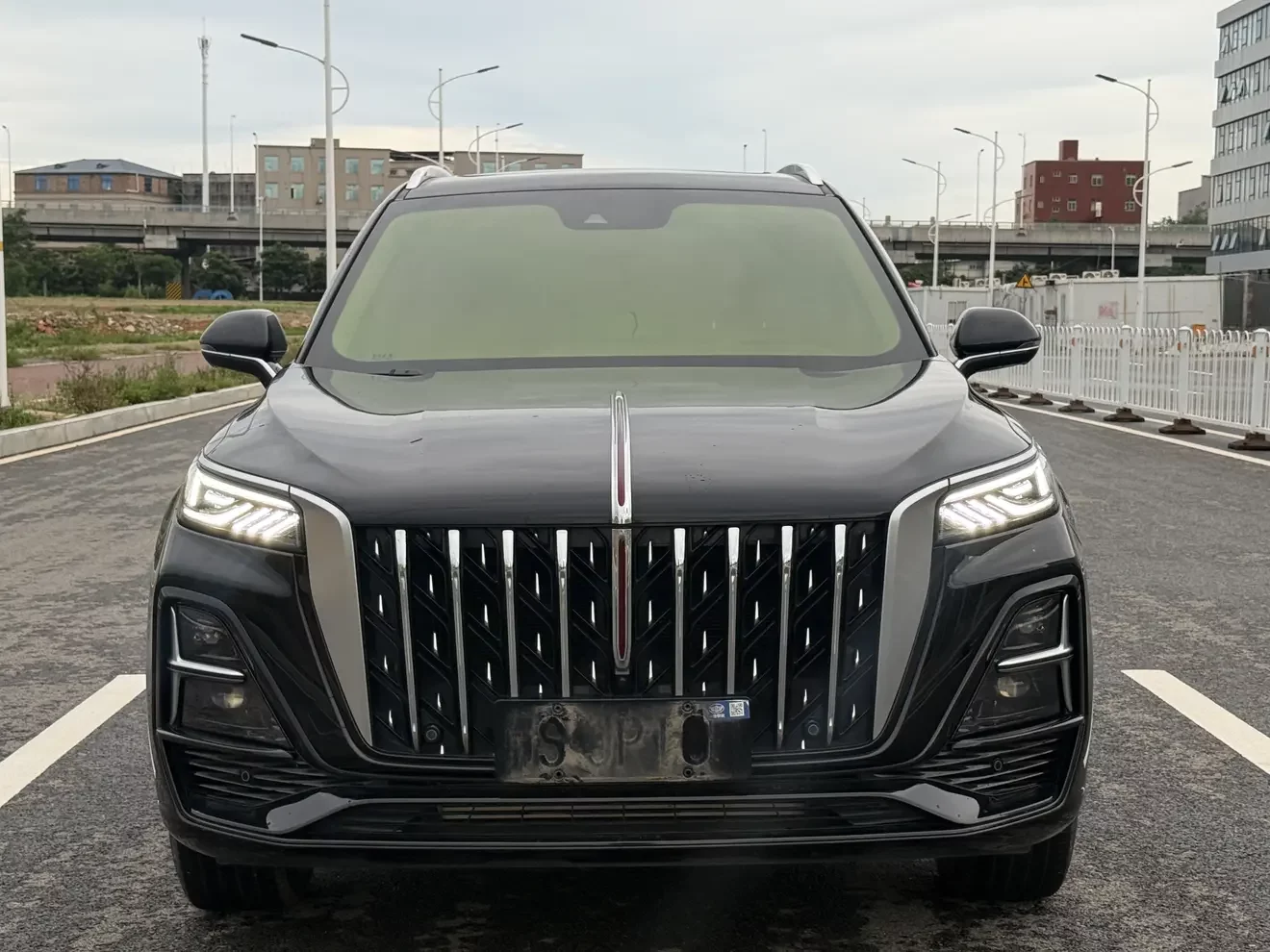 Hongqi HS5  из Китая