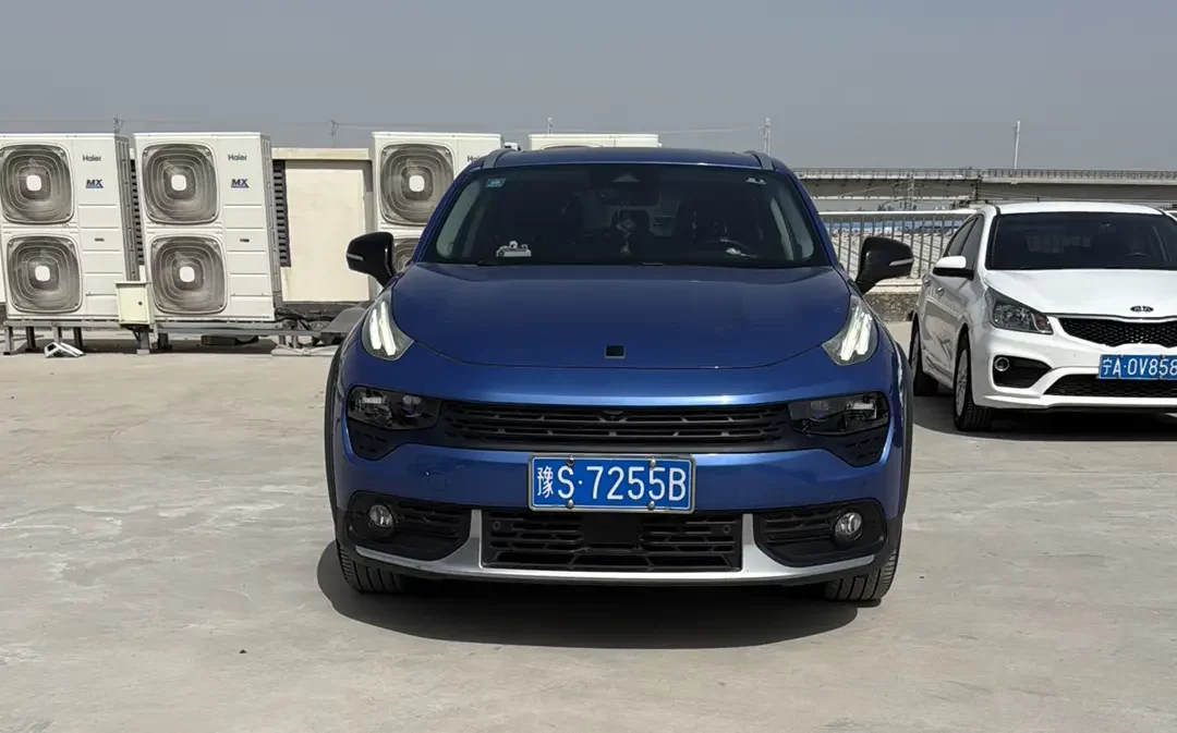 Lynk & Co 02