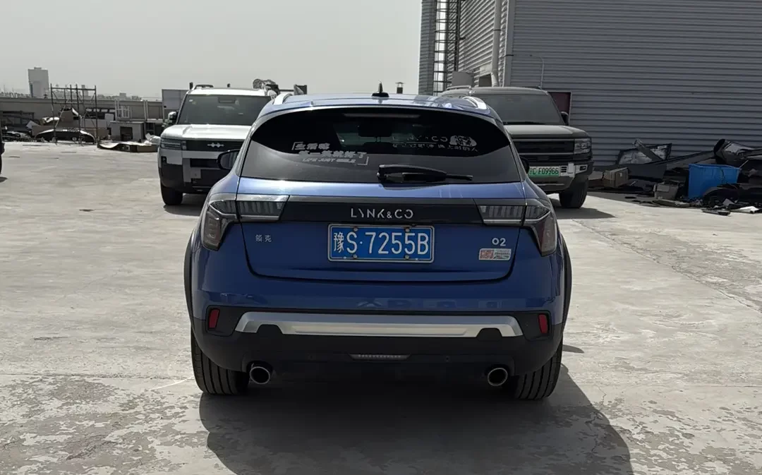 Lynk & Co 02