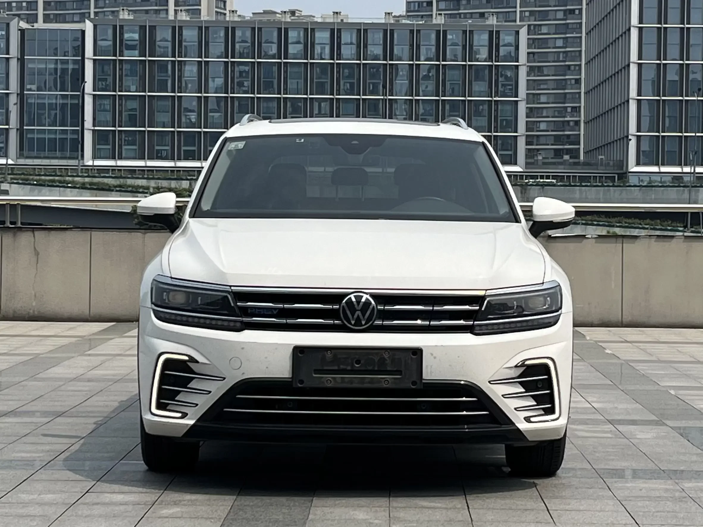 Volkswagen Tiguan L PHEV