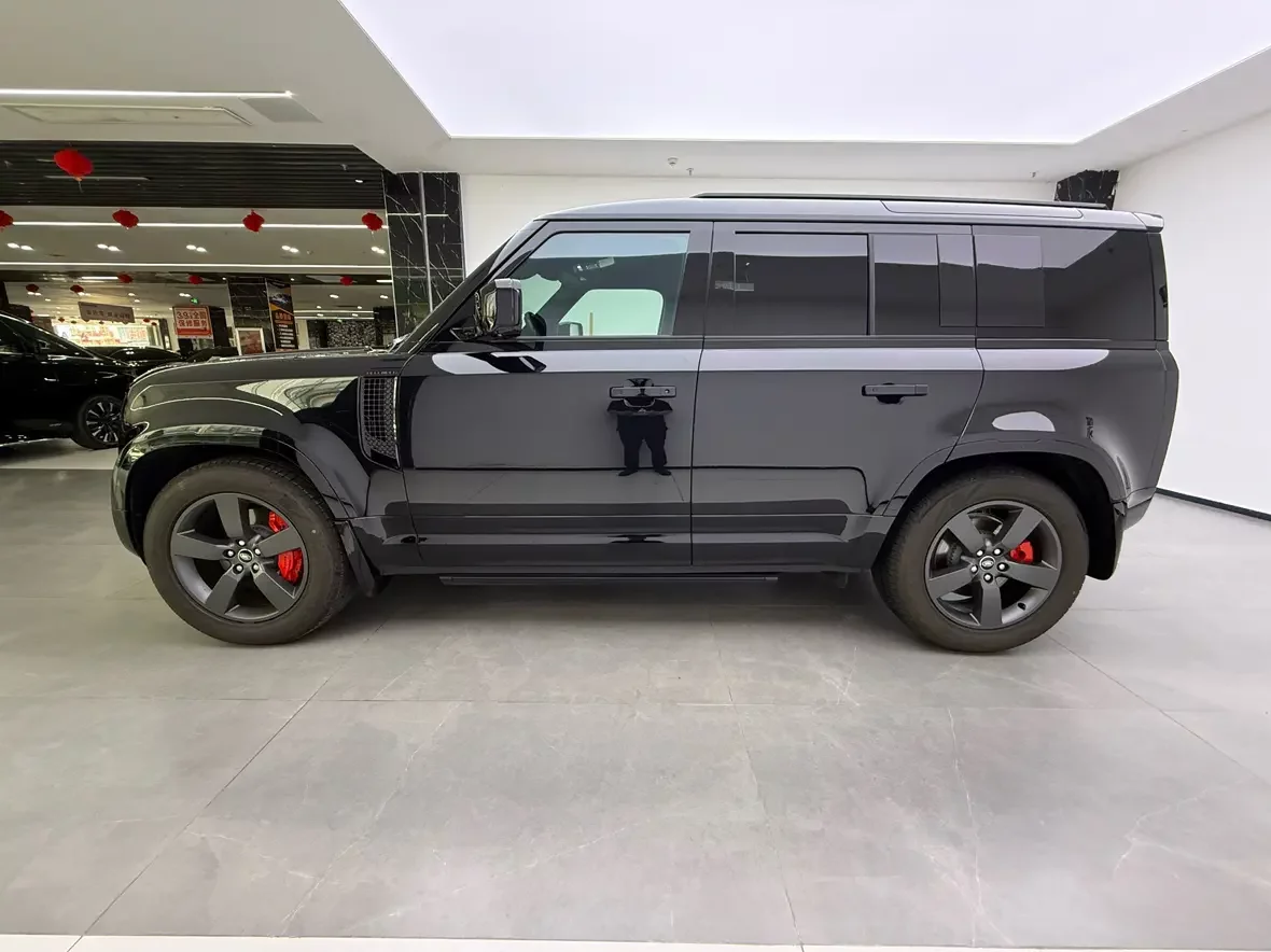 Land Rover guard