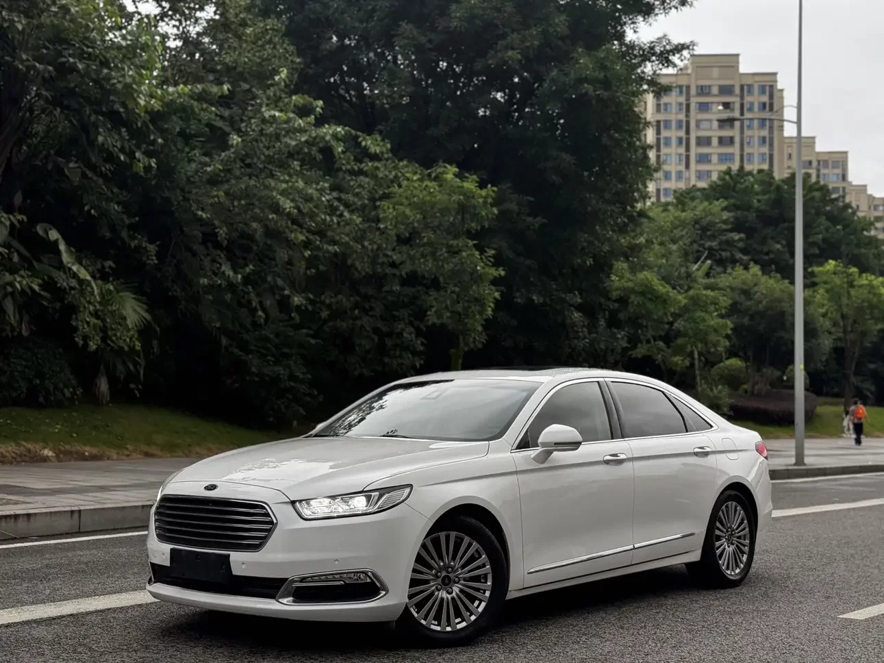 Ford Taurus