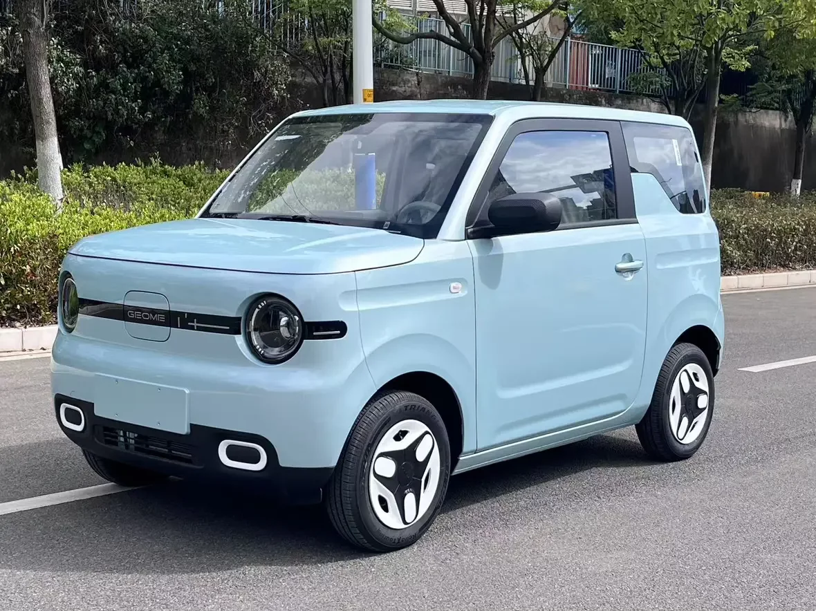 Geely panda