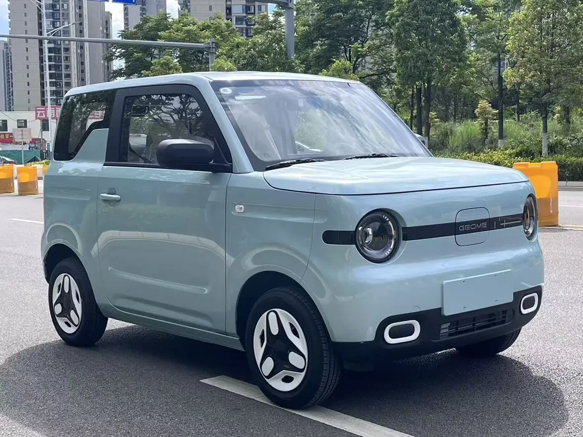 Geely panda