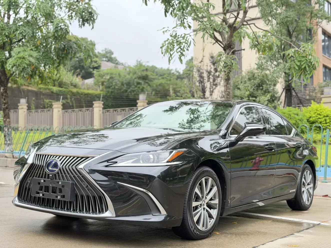 Lexus ES