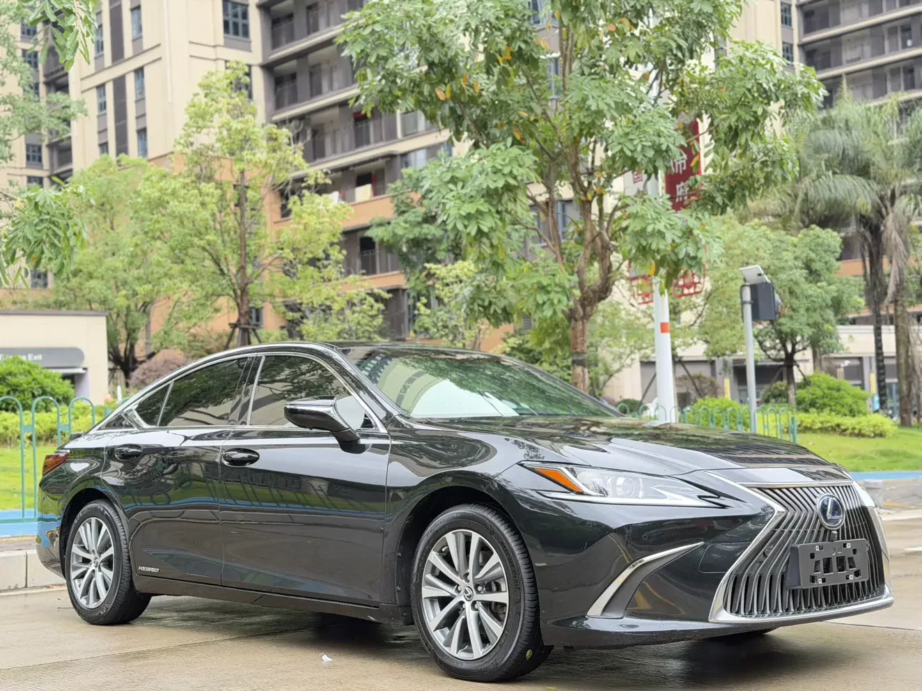 Lexus ES