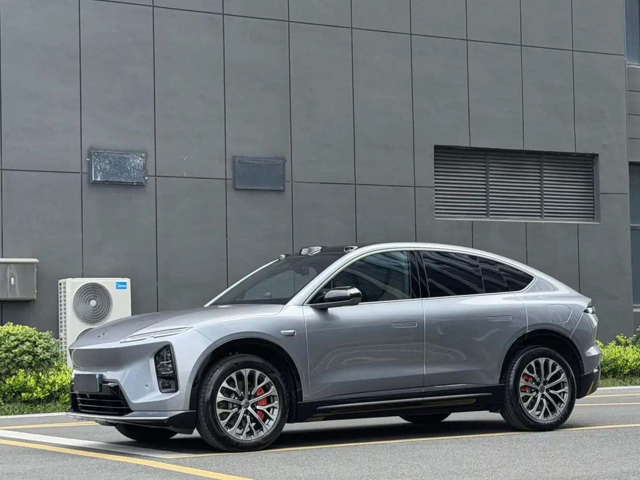 NIO EC6  из Китая