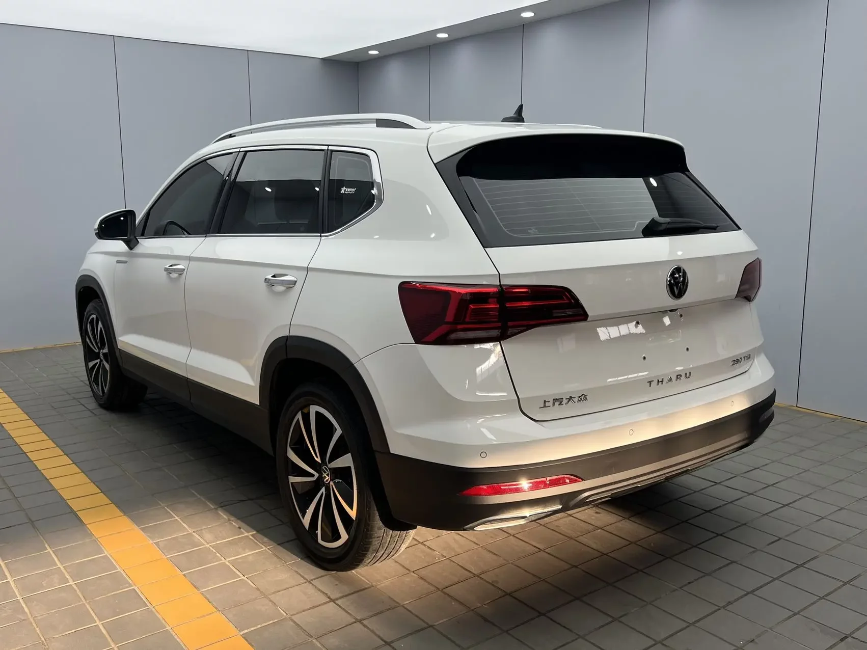 Volkswagen Tharu