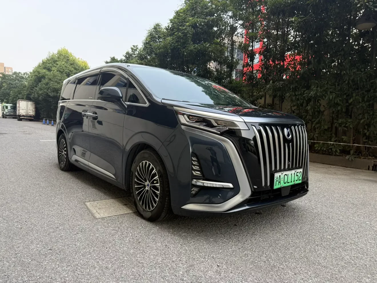 Denza D9 EV