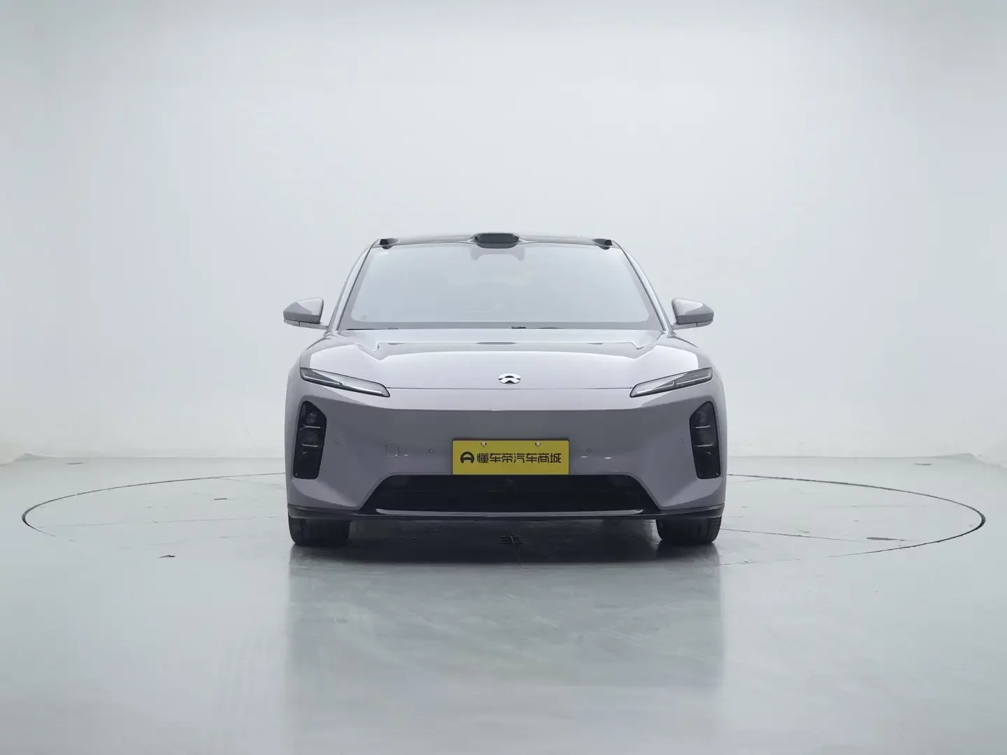 NIO ET5  из Китая